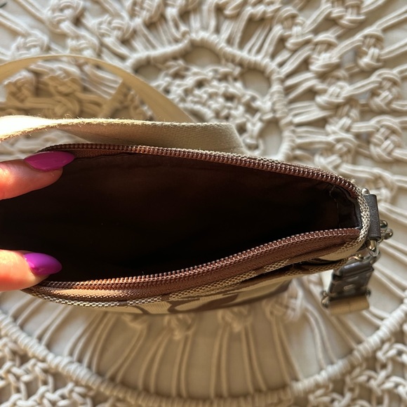 Authentic Coach Canvas Crossbody - Picture 3 of 9